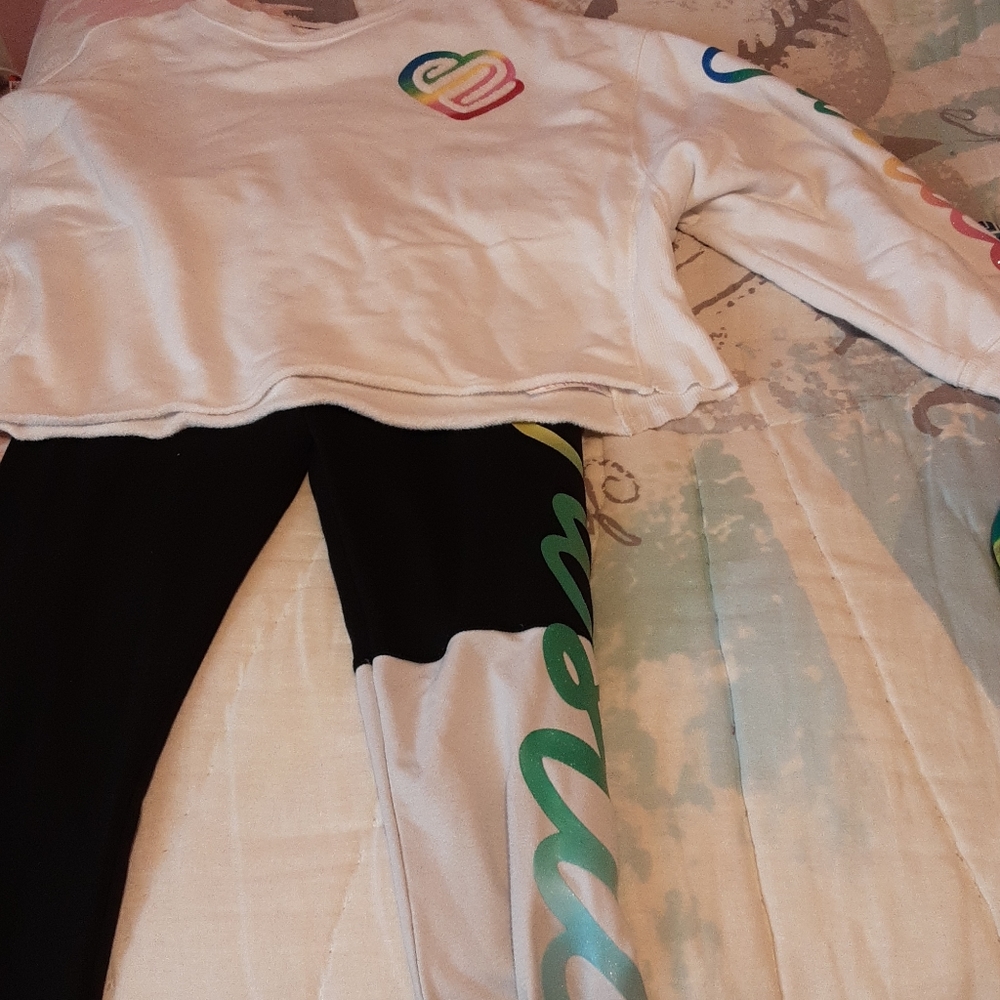 Pants: Size 12 kids/Shirt: Size 12 kids